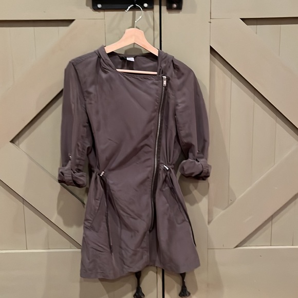 H & M lightweight jacket- olive green - Picture 2 of 7